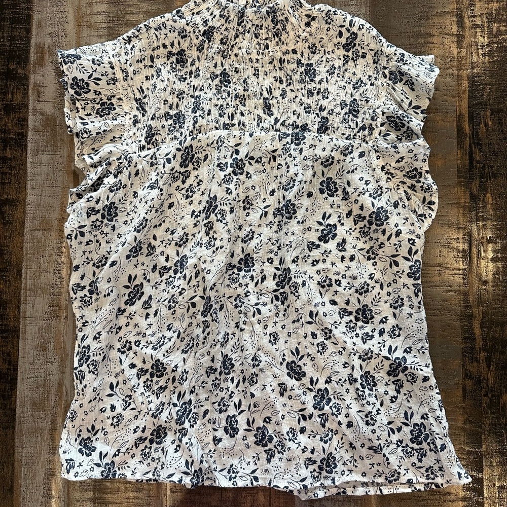 Navy blue and White Sleeveless Top